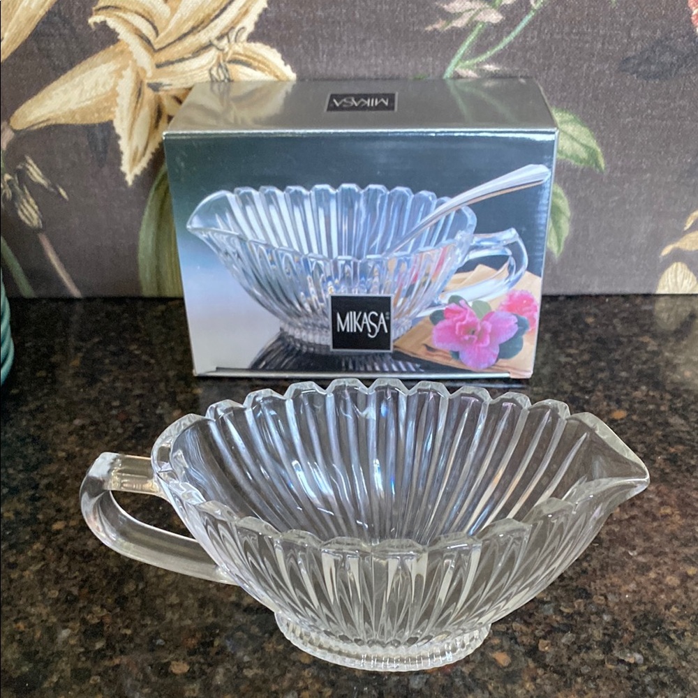 Mikasa Royal Suite Park Lane Crystal Serving Bowl with Handle NIB